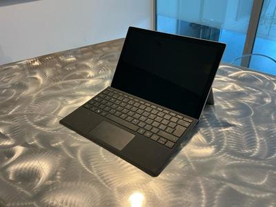 Übersichtsbild von Microsoft Surface Pro model 1796 Tablet