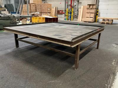 Overview picture of Plate steel welding table