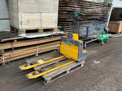 Overview picture of 2005 Jungheinrich EME 112 Electric pallet truck