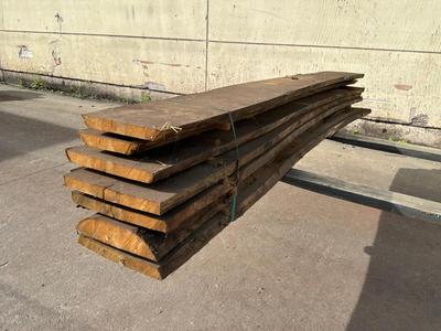 Overview picture of Sawn Tree Trunk Oak
