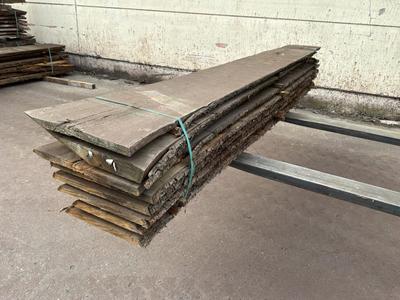 Overview picture of Sawn Tree Trunk Oak
