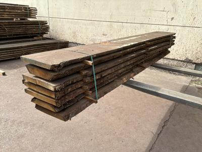 Overview picture of Sawn Tree Trunk Oak