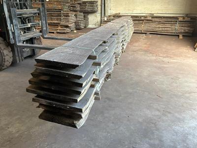 Overview picture of sawn Trunk Douglas