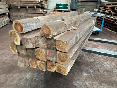 Overview picture of Beams in Teak wood (20x)
