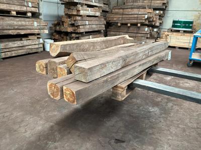 Overview picture of Beams in Teak wood (8x)