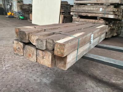 Overview picture of Beams in Teak wood (10x)