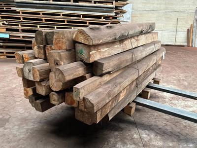 Overview picture of Beams in Teak wood (38x)