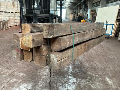 Overview picture of Beams in Teak wood (10x)