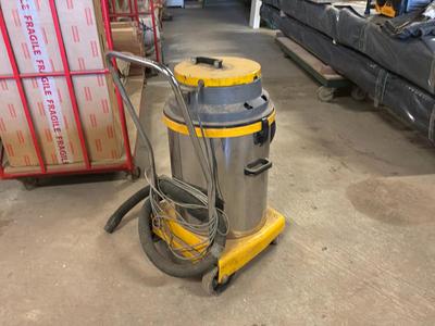 Overview picture of GHIBLi Industrial Vacuum Cleaner