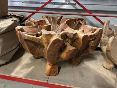 Overview picture of Wood sculpture (bottom piece for coffee table)
