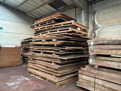 Overview picture of Lot of miscellaneous sheet material