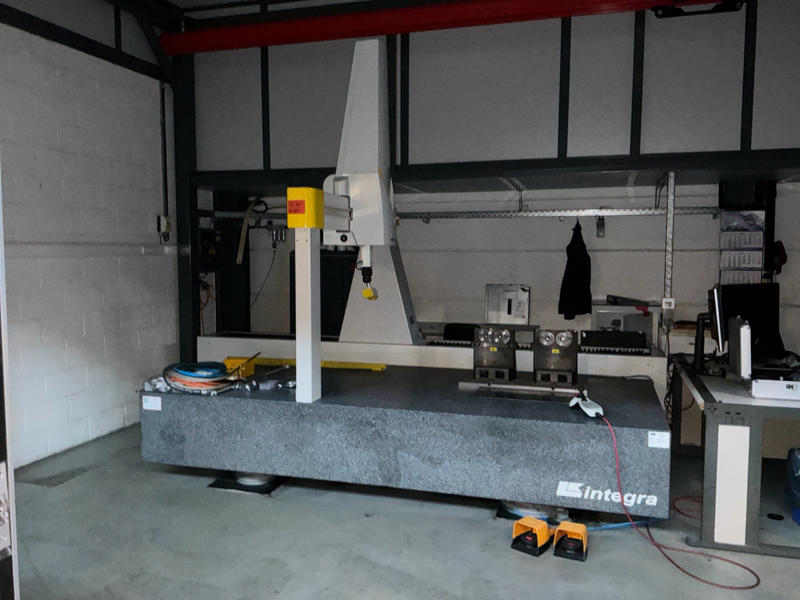 Nikon Integra 25-10-8 vertical coordinate measuring machine