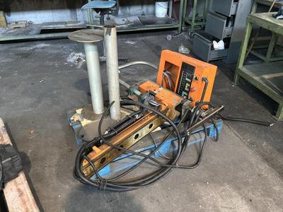 Photo d'aperçu de Divers composants électriques et pièces de machines