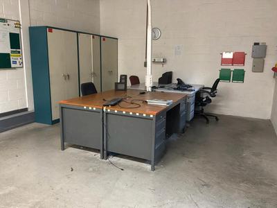 Overview picture of Various desk tables (5x)