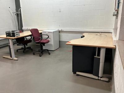 Overview picture of Desk tables (3x)