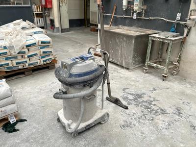 Overview picture of Industrial vacuum cleaner