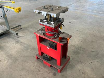 Overview picture of Gutmann pneumatic press machine
