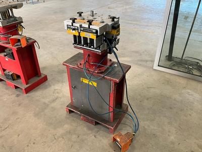 Overview picture of Gutmann pneumatic press machine