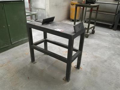 Overview picture of Steel workbench
