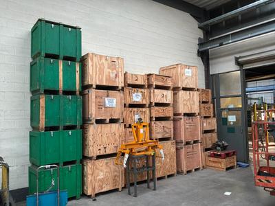 Immagine panoramica di Lotto di casse di legno varie