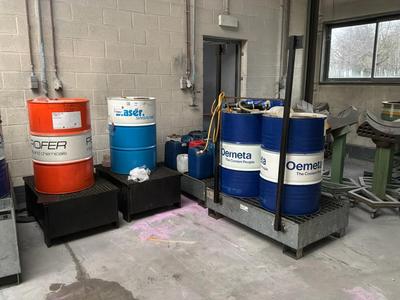 Overview picture of Vanas Miscellaneous oil sump (4x)