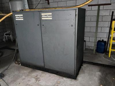 Overview picture of Atlas-Copco industrial screw air compressor