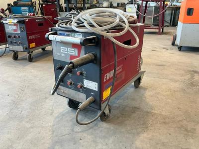 Overzichtsfoto van EWM Mira 251 MIG welding machine