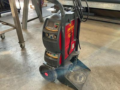 Overzichtsfoto van Selco Genesis 2200 AC/DC welding machine