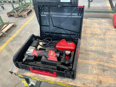 Overzichtsfoto van Milwaukee M12 BPRT Pop rivet tool
