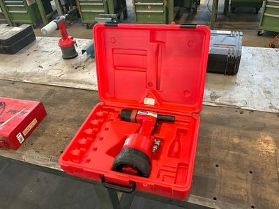 Overzichtsfoto van FAR KJ 45/S Pneumatic rivet gun