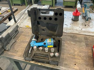 Overzichtsfoto van Avdel Pneumatic air rivnut gun