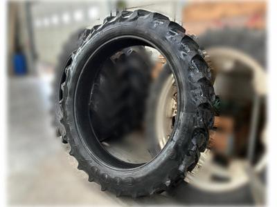 Overview picture of Goodyear DT800 320/90R50 tractor tire on rim