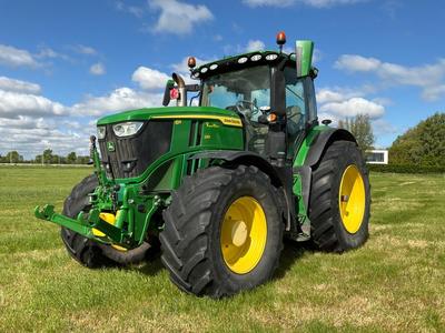 Overview picture of 2022 John Deere 6R230 four-wheel drive agricultural tractor