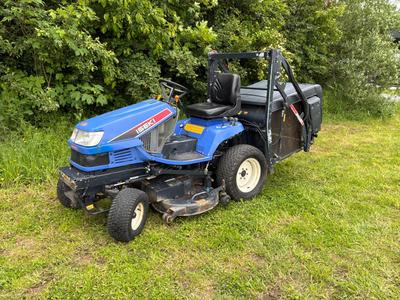 Overview picture of 2007 Iseki SXG22H Riding Mower/High Unloader
