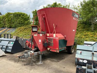 Overview picture of 2012 RMH Mixell 141 Feed Mixer.