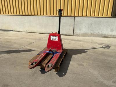 Overview picture of Climax PE15-SE semi-electric pallet truck
