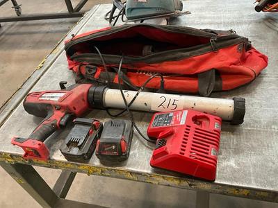 Overzichtsfoto van Milwaukee C18 PCG Cordless glue gun