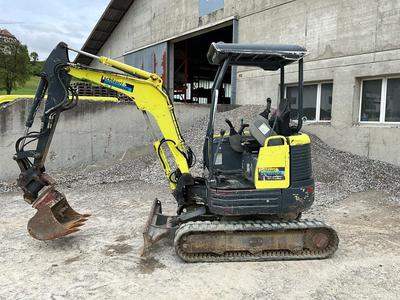 Übersichtsbild von Kombination B: 2015 Takeuchi TB23R Baggerset mit Anhänger und Anbaugeräten | Lots 7, 38, 46, 66, 67, 72