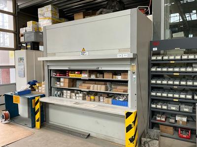 Immagine panoramica di Kardex paternoster cabinet