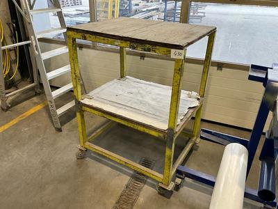 Immagine panoramica di material trolley