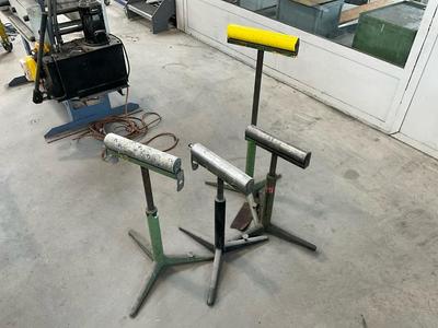 Immagine panoramica di inheight adjustable stand (4x)