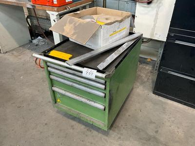 Immagine panoramica di Lista drawer cabinet