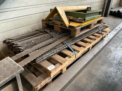 Immagine panoramica di copper cutting bed strips