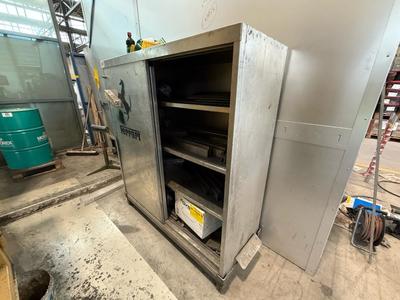 Immagine panoramica di Cabinet with various sizes press brake knives
