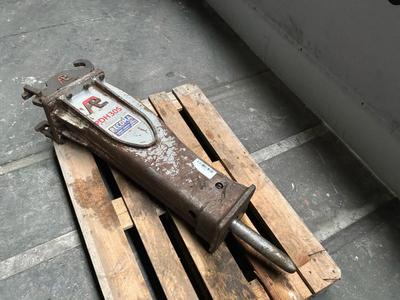 Overview picture of Pladdet PDH30S Hydraulic breaking hammer
