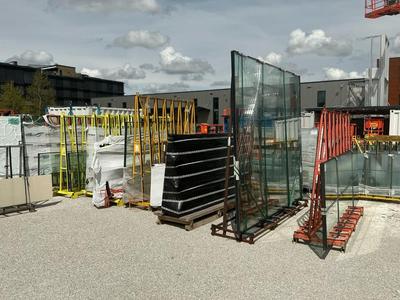 Übersichtsbild von various glass