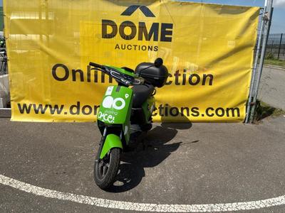 Overview picture of Super SOCO CUx Electric Scooter