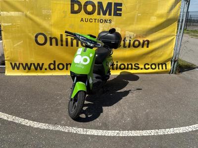 Overview picture of Super SOCO CUx Electric Scooter