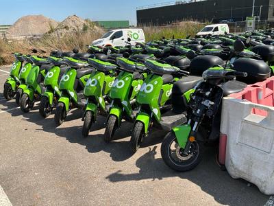 Overview picture of Super SOCO CUx electric fixer upper and salvage scooters (20x)