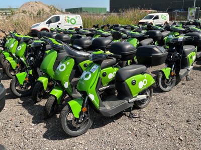 Overview picture of Super SOCO CUx electric fixer upper and salvage scooters (20x)